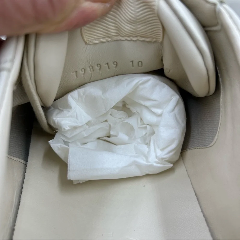 Gucci, beige sneakers with red accent size 10 made in Italy